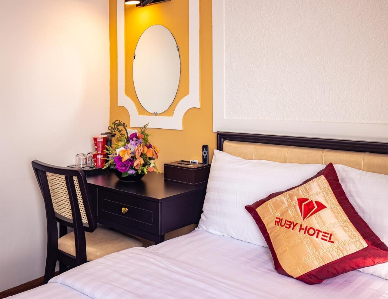 Ruby Hotel Vinh Long Exterior photo