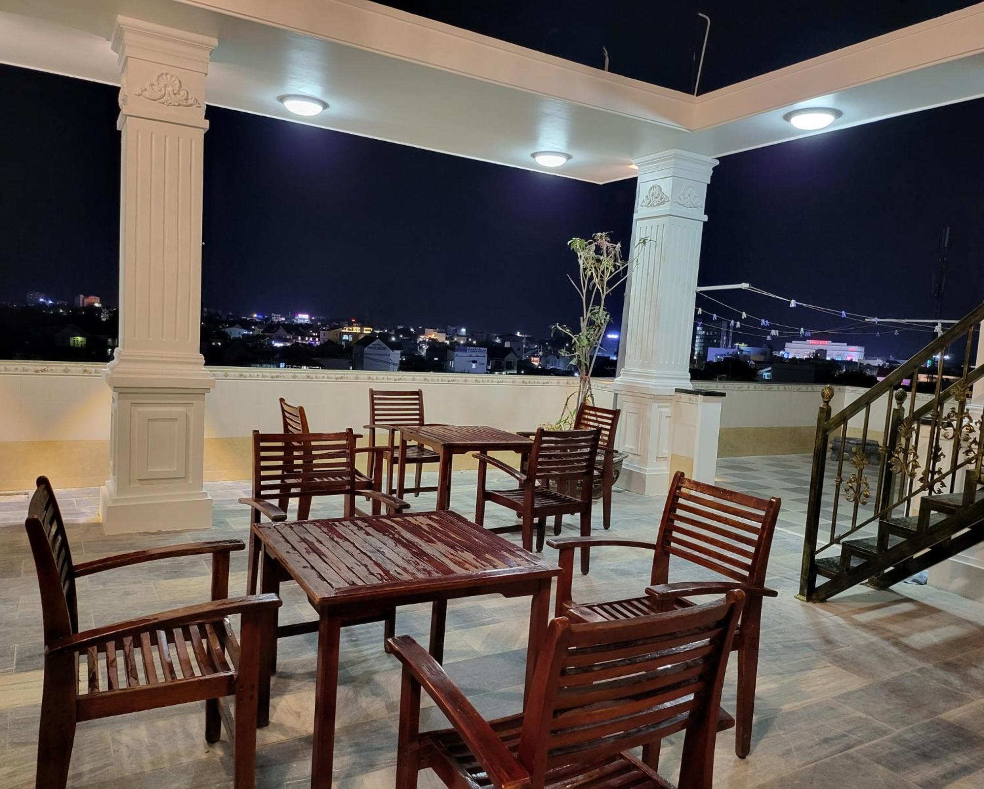 Ruby Hotel Vinh Long Exterior photo