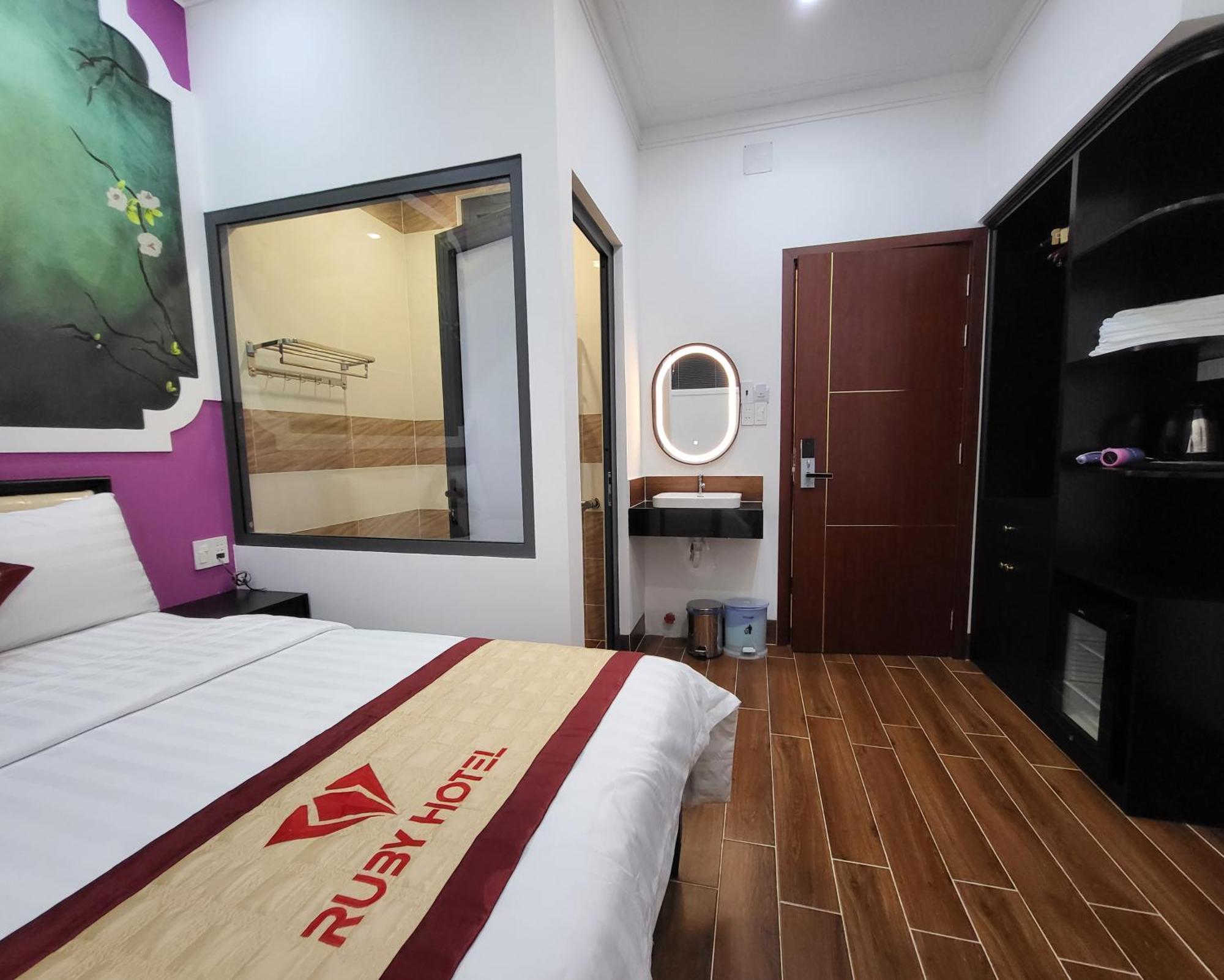 Ruby Hotel Vinh Long Room photo